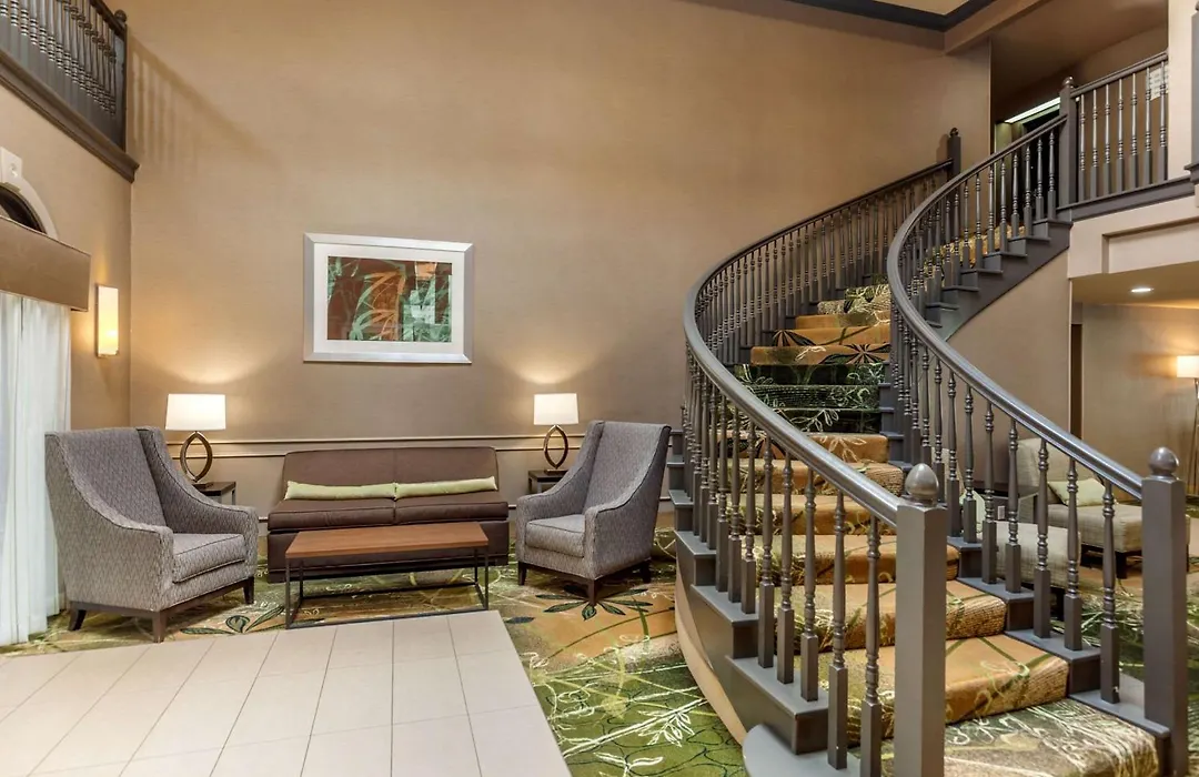 Quality Suites Sherman-1